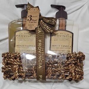Brown Hand Soap Set with Rustic Wire Caddy